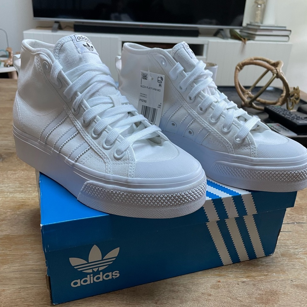 ADIDAS Nizza Platform Mid Casual Sneakers size 7.5 (fits like an 8) NWT